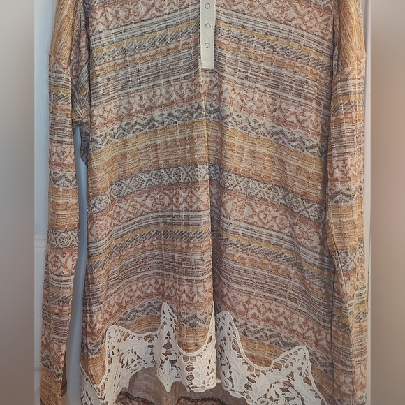 REWIND Women's Long Sleeve Top Accented with Lace Hoodie Size L Rayon Polyester - Picture 8 of 9